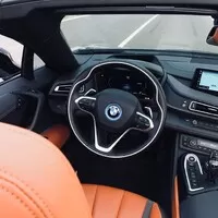 BMW i8 Roadster: Úplně jiný supersport