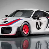 Nový 911 Speedster a reinkarnace závodní 935. Porsche dělá radost svým fanouškům.