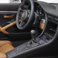 Nový 911 Speedster a reinkarnace závodní 935. Porsche dělá radost svým fanouškům.