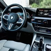 BMW M5: Strach, rychlost a láska