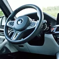 BMW M5: Strach, rychlost a láska