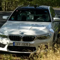 BMW M5: Strach, rychlost a láska