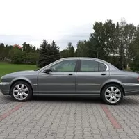 Jaguar X-Type 3.0 V6 - Za volantem opovrhovaného levobočka