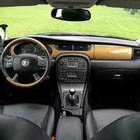 Jaguar X-Type 3.0 V6 - Za volantem opovrhovaného levobočka