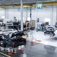 Z výrobní linky v Göteborgu právě sjíždí první exempláře kupé Polestar 1