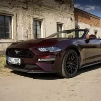 Ford Mustang GT Convertible: Kopni do tý bedny, ať panstvo nečeká!