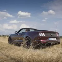 Ford Mustang GT Convertible: Kopni do tý bedny, ať panstvo nečeká!