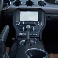 Ford Mustang GT Convertible: Kopni do tý bedny, ať panstvo nečeká!