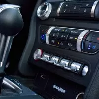 Ford Mustang GT Convertible: Kopni do tý bedny, ať panstvo nečeká!