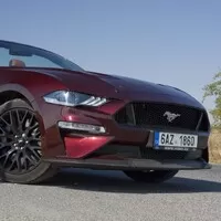 Ford Mustang GT Convertible: Kopni do tý bedny, ať panstvo nečeká!