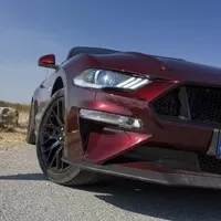 Ford Mustang GT Convertible: Kopni do tý bedny, ať panstvo nečeká!