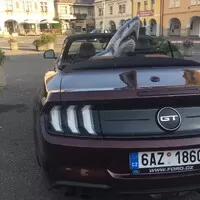 Ford Mustang GT Convertible: Kopni do tý bedny, ať panstvo nečeká!