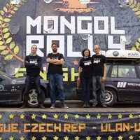 Mongol Rally 2018 část 10. : O velkém Čingischánovi, velkých dinosaurech a velkém finále