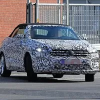 Volkswagen chystá kabrioverzi crossoveru T-Roc 