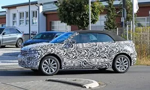 Volkswagen chystá kabrioverzi crossoveru T-Roc 
