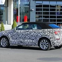 Volkswagen chystá kabrioverzi crossoveru T-Roc 