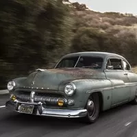 Firma Stealth EV postavila parádní restomod Mercury Coupe