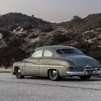 Firma Stealth EV postavila parádní restomod Mercury Coupe