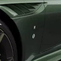 Aston Martin představil limitovanou edici modelu DBS. Připomíná slavné vítězství značky v Le Mans.