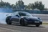 Nové Porsche 911 se při testování ukazuje ze všech stran