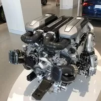 Chiron je poslední Bugatti s šestnáctiválcem