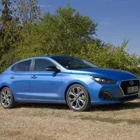 Hyundai i30 Fastback 1.4 T-GDI: Dáte šanci talentu ze skromných poměrů?