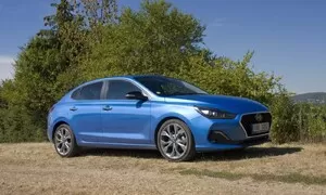 Recenze & testy: Hyundai i30 Fastback 1.4 T-GDI: Dáte šanci talentu ze skromných poměrů?