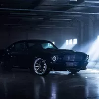 Nový Mustang na elektřinu má skvělé zrychlení, ale zklame dojezdem