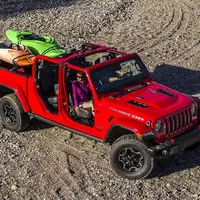 Jeep ukázal nový pick-up Gladiator. Stojí na základech Wrangleru.