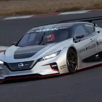 Nissan postavil šest Leafů Nismo RC