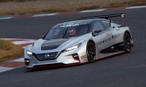 Novinky: Nissan postavil šest Leafů Nismo RC