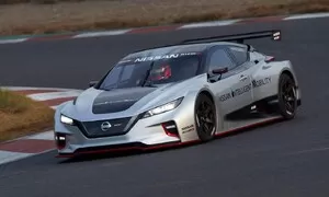 Nissan postavil šest Leafů Nismo RC