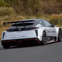 Nissan postavil šest Leafů Nismo RC