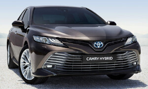 Editorial: Přichází nová Toyota Camry. Má u nás ale budoucnost?