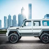 Zdá se vám Mercedes třídy G tuctový? Potřebujete Brabus G700.