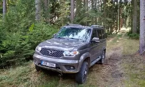 UAZ Patriot 2.7: S burlakem v Milovicích