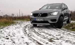 Volvo XC40 T3: Severský základ