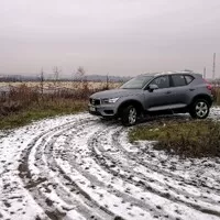 Volvo XC40 T3: Severský základ