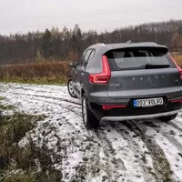 Volvo XC40 T3: Severský základ