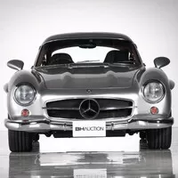 Do aukce jde unikátní Mercedes 300SL AMG po brunejském sultánovi