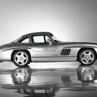 Do aukce jde unikátní Mercedes 300SL AMG po brunejském sultánovi