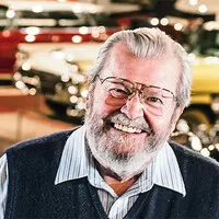 Zemřel John Haynes, zakladatel legendární série dílenských příruček