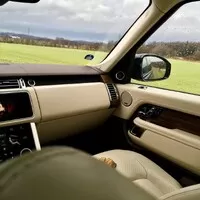 Range Rover P400e: Nepřekonatelný