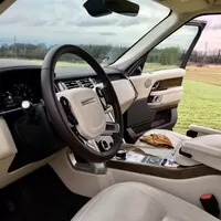 Range Rover P400e: Nepřekonatelný
