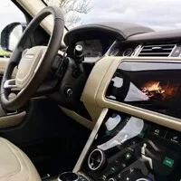 Range Rover P400e: Nepřekonatelný