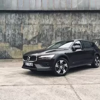 Volvo V60 CC D4: O úroveň výš