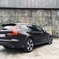 Volvo V60 CC D4: O úroveň výš