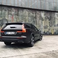 Volvo V60 CC D4: O úroveň výš