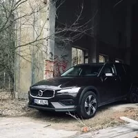 Volvo V60 CC D4: O úroveň výš