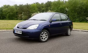 Proč Toyota nevyrábí elektromobily?